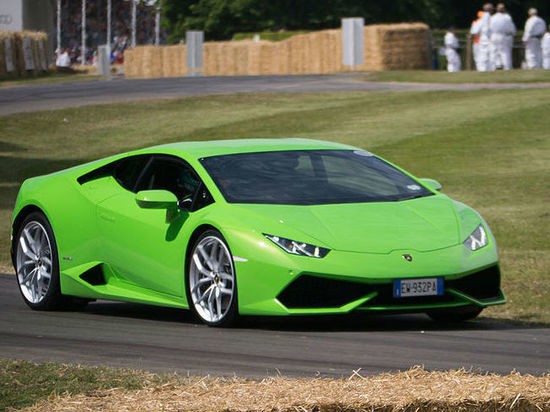 Ученые доказали связь между спорткарами и комплексами в интимной сфере