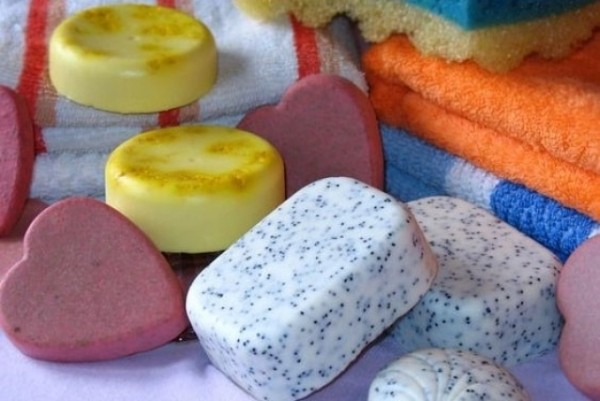 Не выбрасывайте обмылки: необычные способы использования мыла Не выбрасывайте обмылки: необычные способы использования мыла