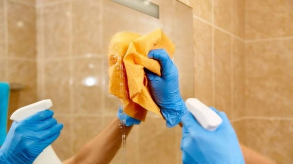 Что вредит зеркалам и как восстановить потускневшую поверхность