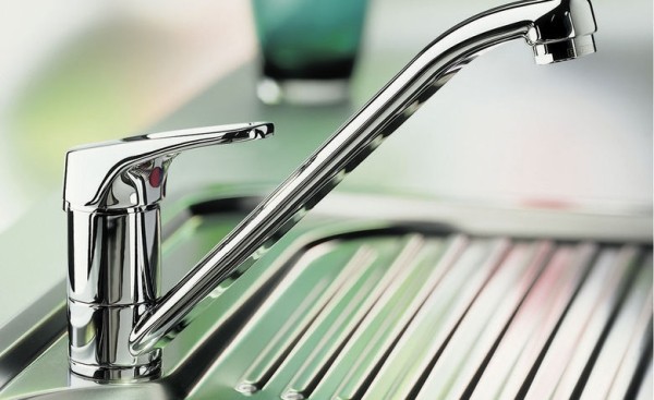 Несколько проверенных способов, как убрать пятна от воды на смесителе Несколько проверенных способов, как убрать пятна от воды на смесителе