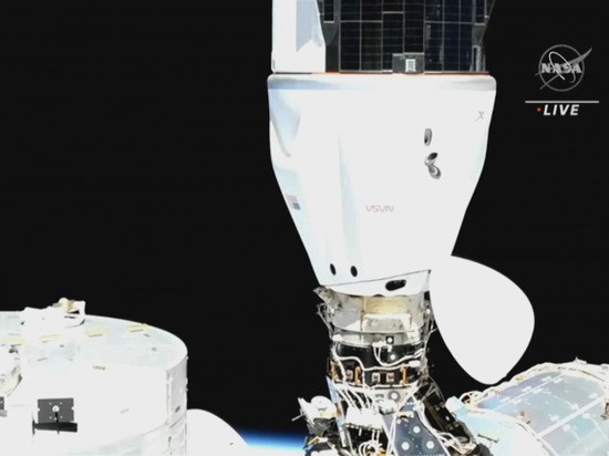Американский корабль Crew Dragon полтора часа безуспешно пытался пристыковаться к МКС