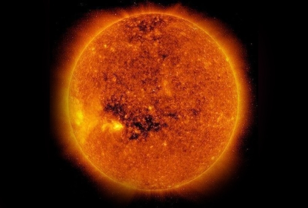 Откуда и почему на солнце появляются темные пятна