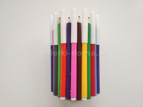 Вазочка-подставка из карандашей Вазочка-подставка из карандашей